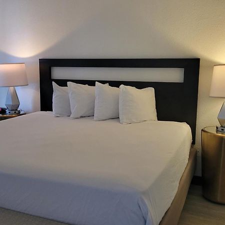 Mc Pacific Inn & Suites Torrance Bagian luar foto