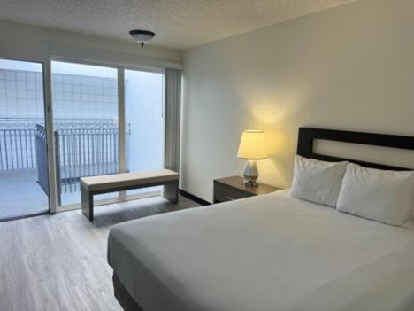 Mc Pacific Inn & Suites Torrance Bagian luar foto