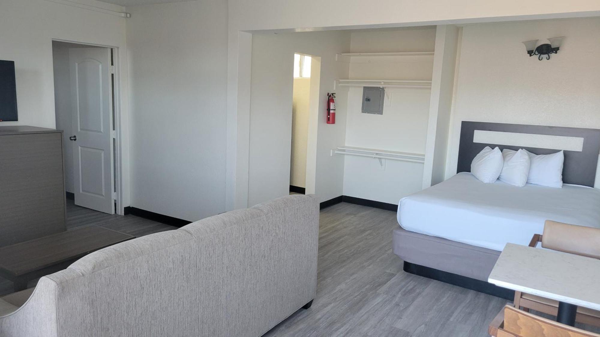 Mc Pacific Inn & Suites Torrance Bagian luar foto